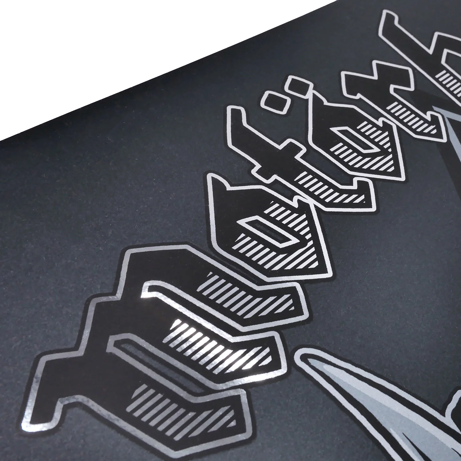 Foil Snaggletooth Spade (Rockabilia Exclusive) Limited Screenprint - Image 2